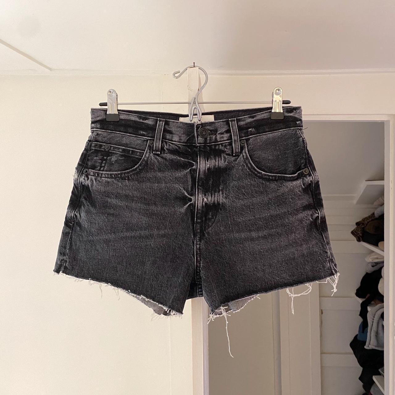 SLVRLAKE Farrah Relaxed Cut Off Jean Short in Black Coal Size 25