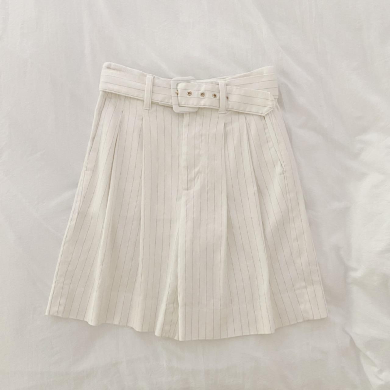 Banana Republic Pinstripe Linen Bermuda Short Ivory & Navy Stripe Size 0P
