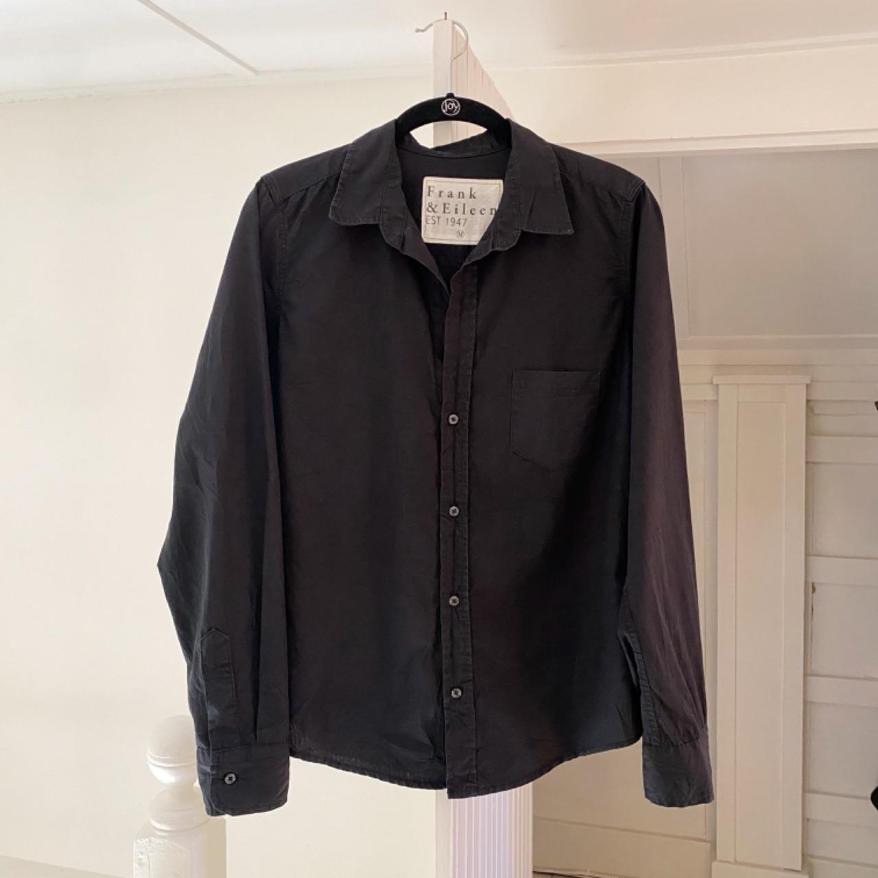 Frank & Eileen Barry Tailored Button-Up Shirt in Black Signature Crinkle Size M