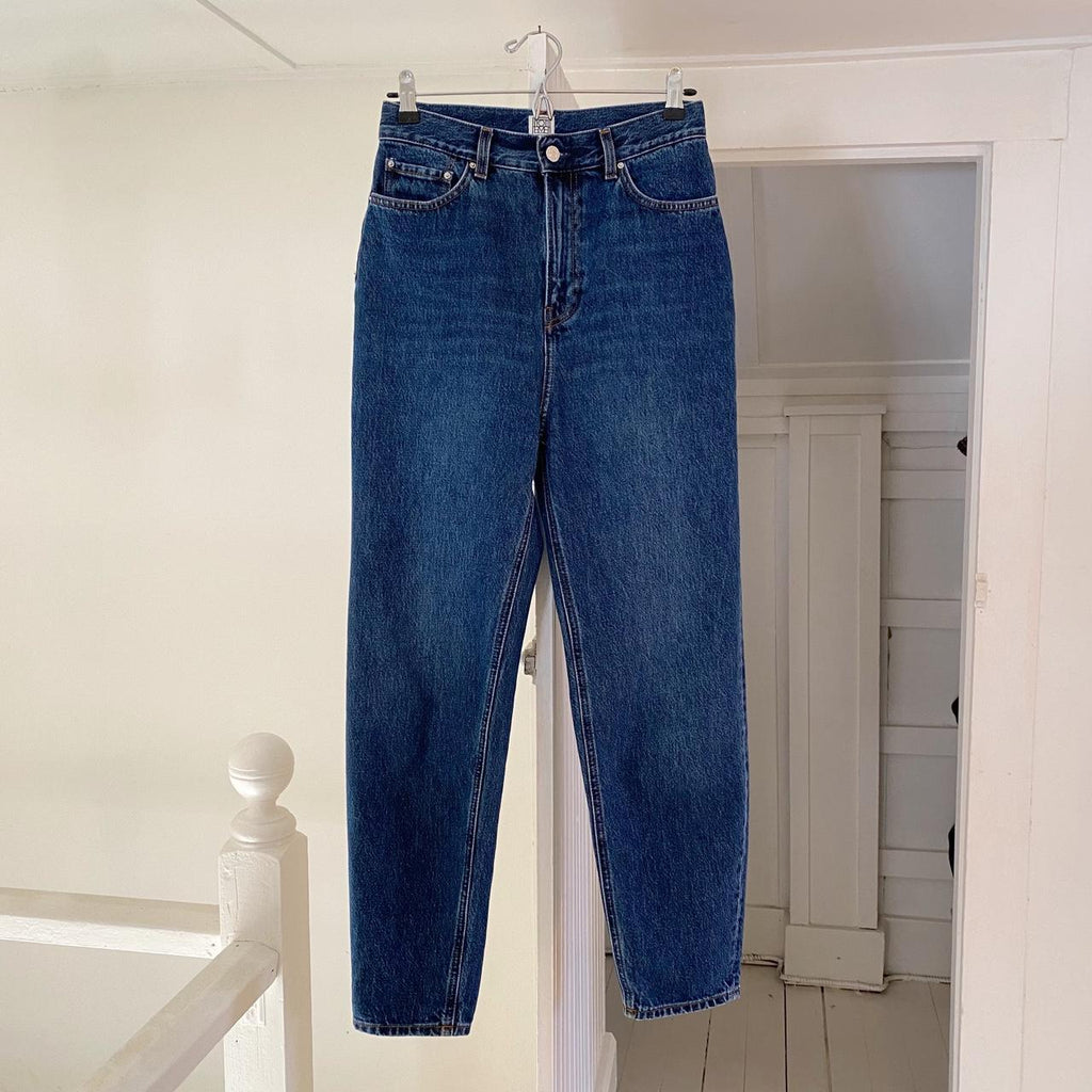Toteme Tapered Leg Denim Jeans in Dark Blue Size 25/32