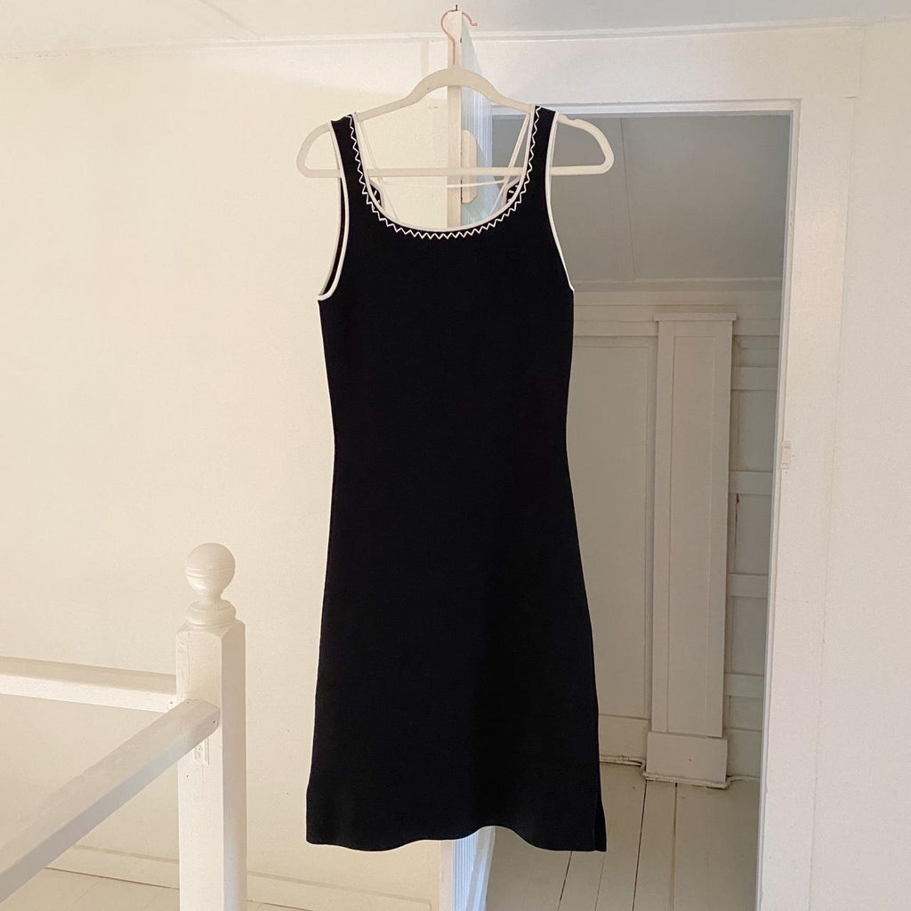 Vertigo Paris Strappy Embroidered Midi Dress Size M