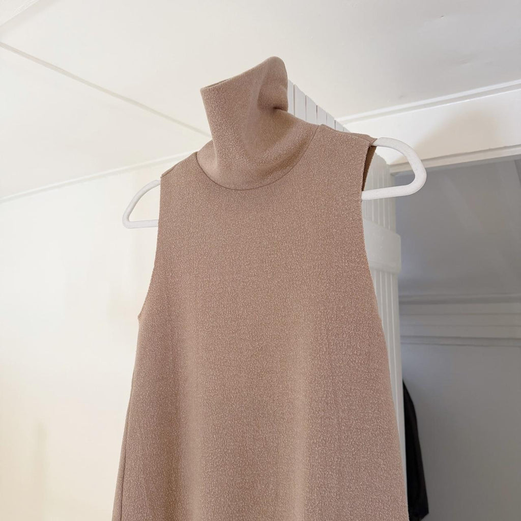 Zara Funnel Neck Sweater Vest in Light Camel Size S