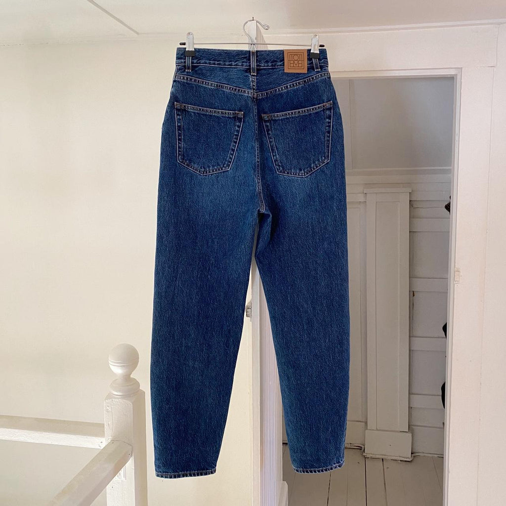 Toteme Tapered Leg Denim Jeans in Dark Blue Size 25/32
