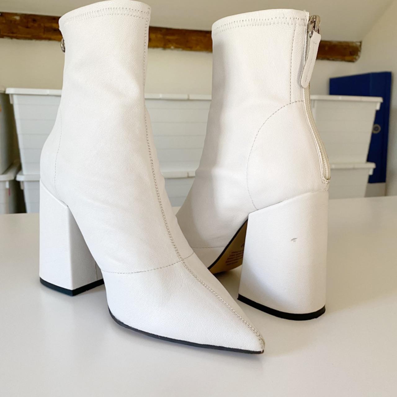 Alias Mae Ahnika White Leather Pointed Toe Ankle Boots Size 39