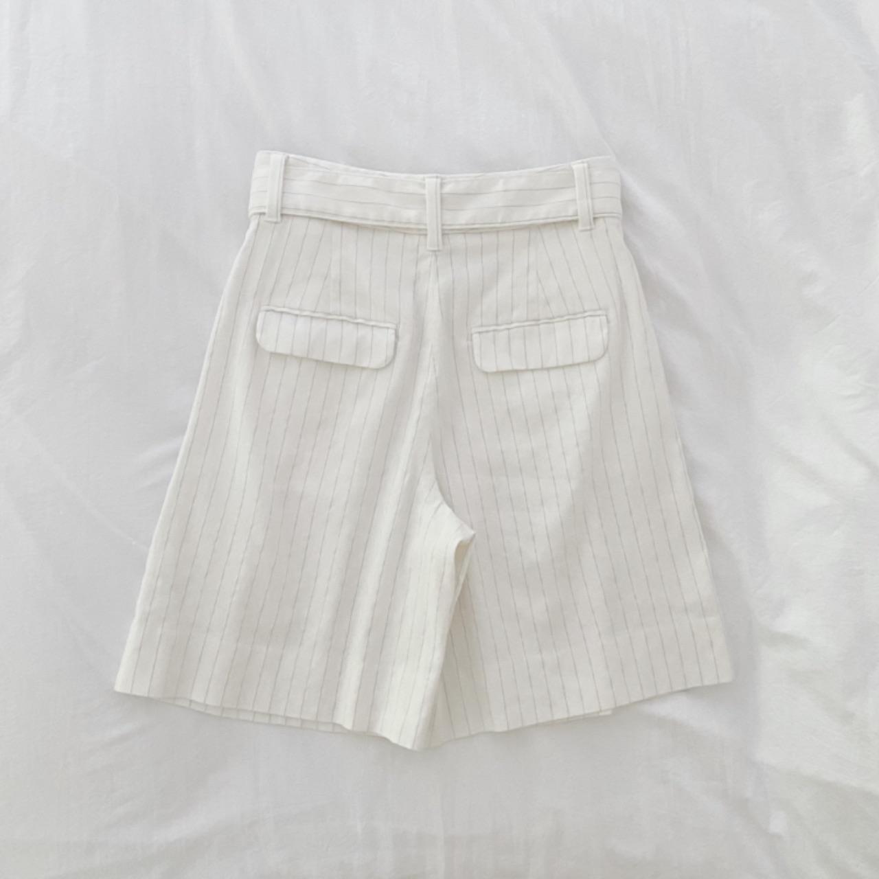 Banana Republic Pinstripe Linen Bermuda Short Ivory & Navy Stripe Size 0P