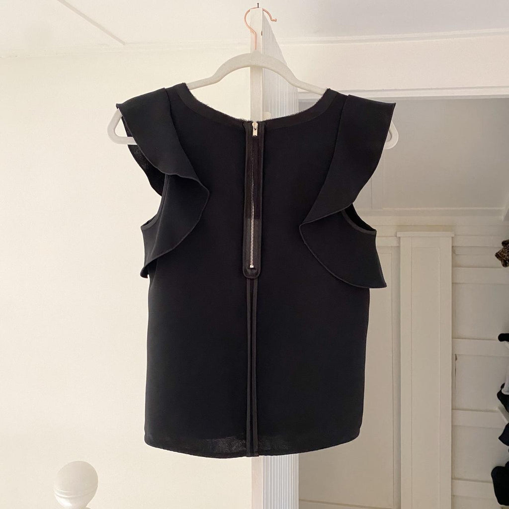 Elizabeth and James Tatum Ruffle Sleeve Top in Black Size S