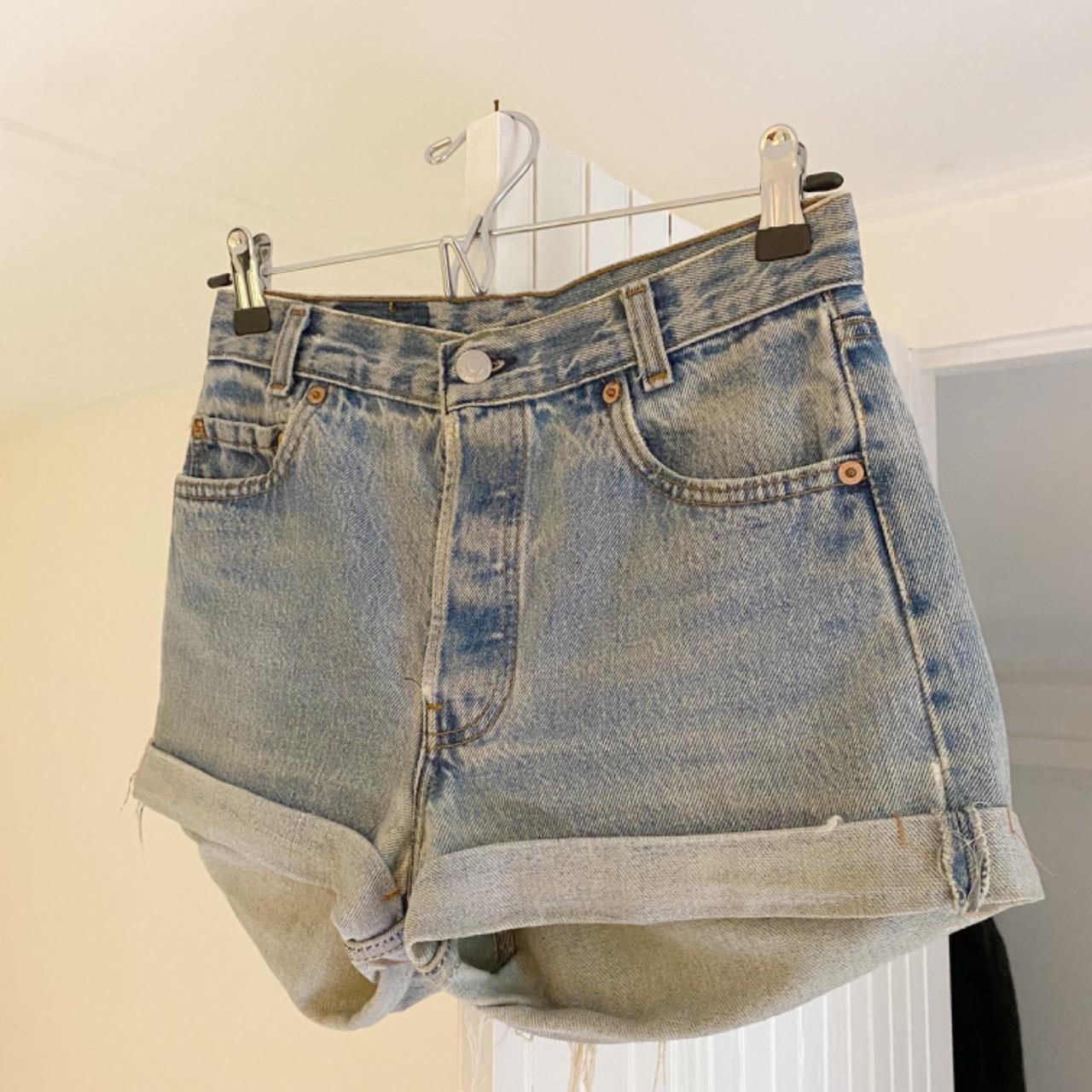 Levi’s 701 Student Vintage 90s Wedgie Fit Jean Shorts Size 26