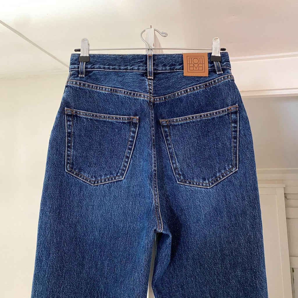 Toteme Tapered Leg Denim Jeans in Dark Blue Size 25/32