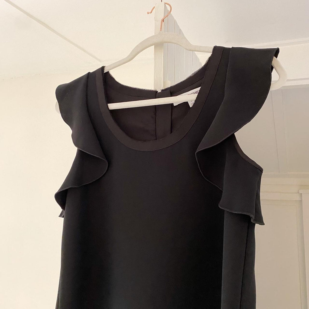 Elizabeth and James Tatum Ruffle Sleeve Top in Black Size S