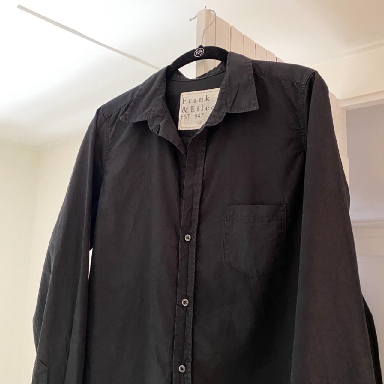 Frank & Eileen Barry Tailored Button-Up Shirt in Black Signature Crinkle Size M
