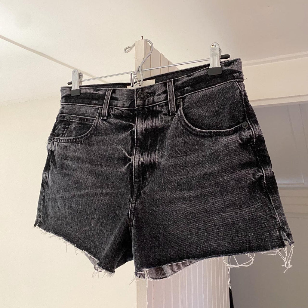 SLVRLAKE Farrah Relaxed Cut Off Jean Short in Black Coal Size 25