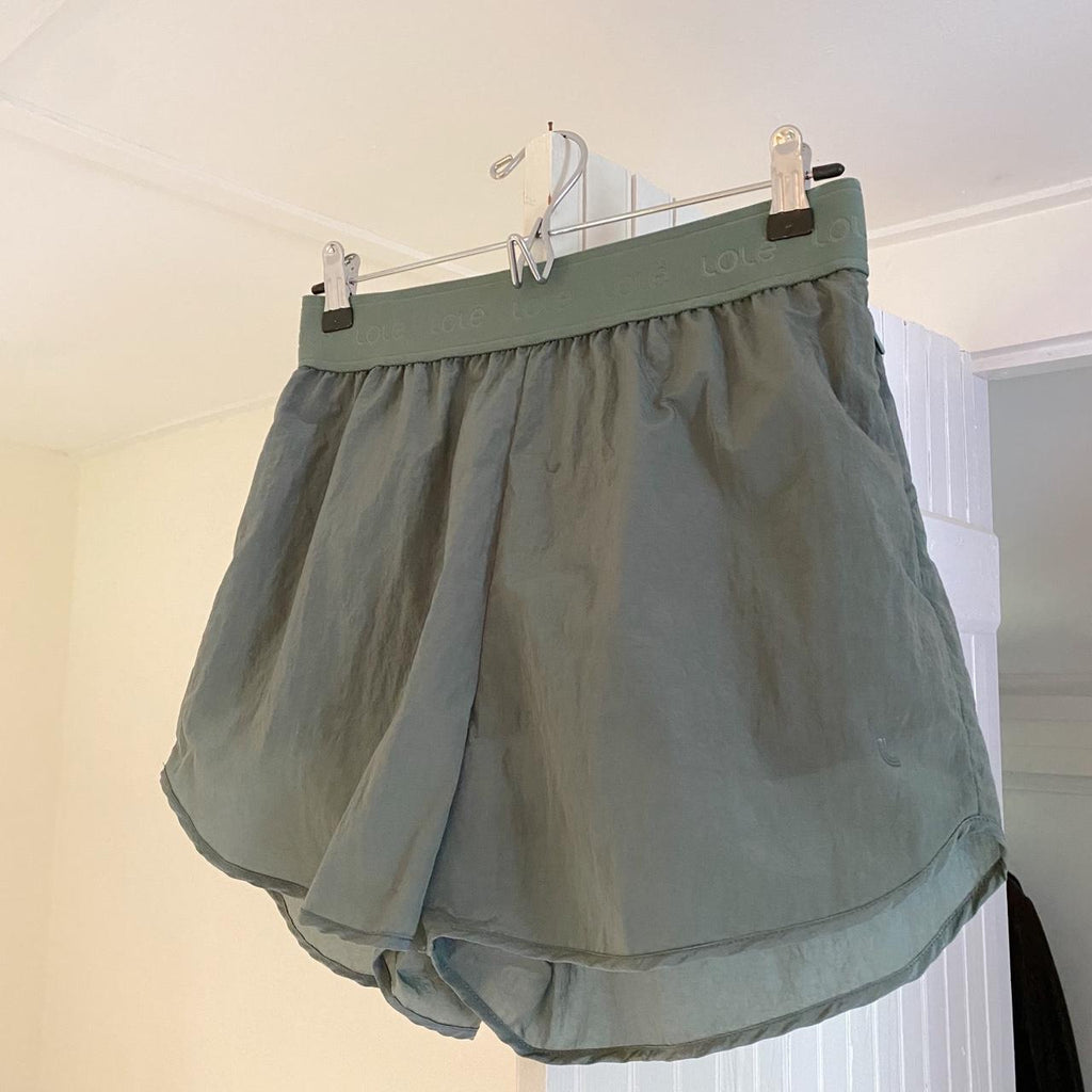 Lolë Pace Power Nylon Anorak Shorts in Marlin Blue NWT Size S