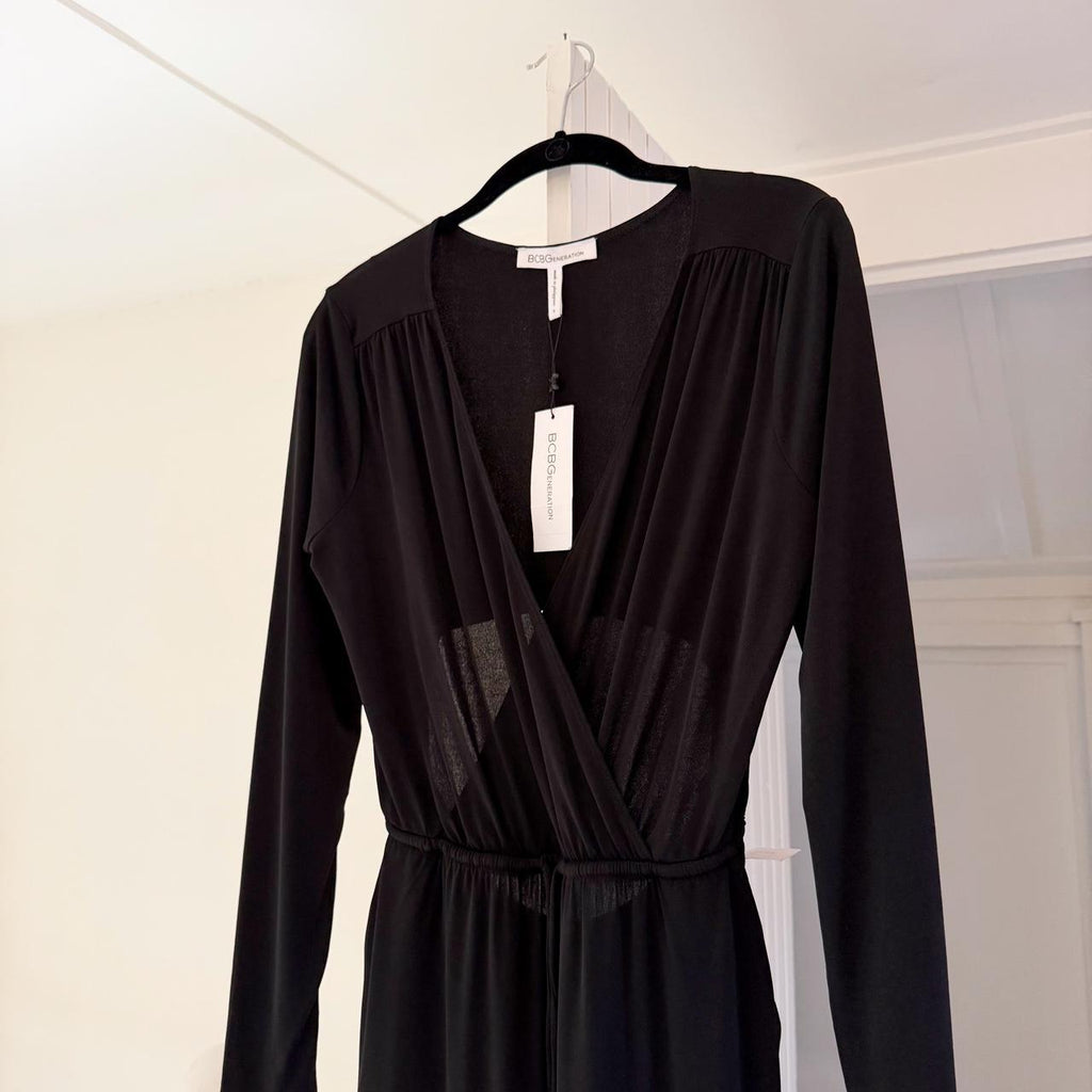BCBGeneration Surplice Open Back Wide Leg Jumpsuit in Black NWT Size S