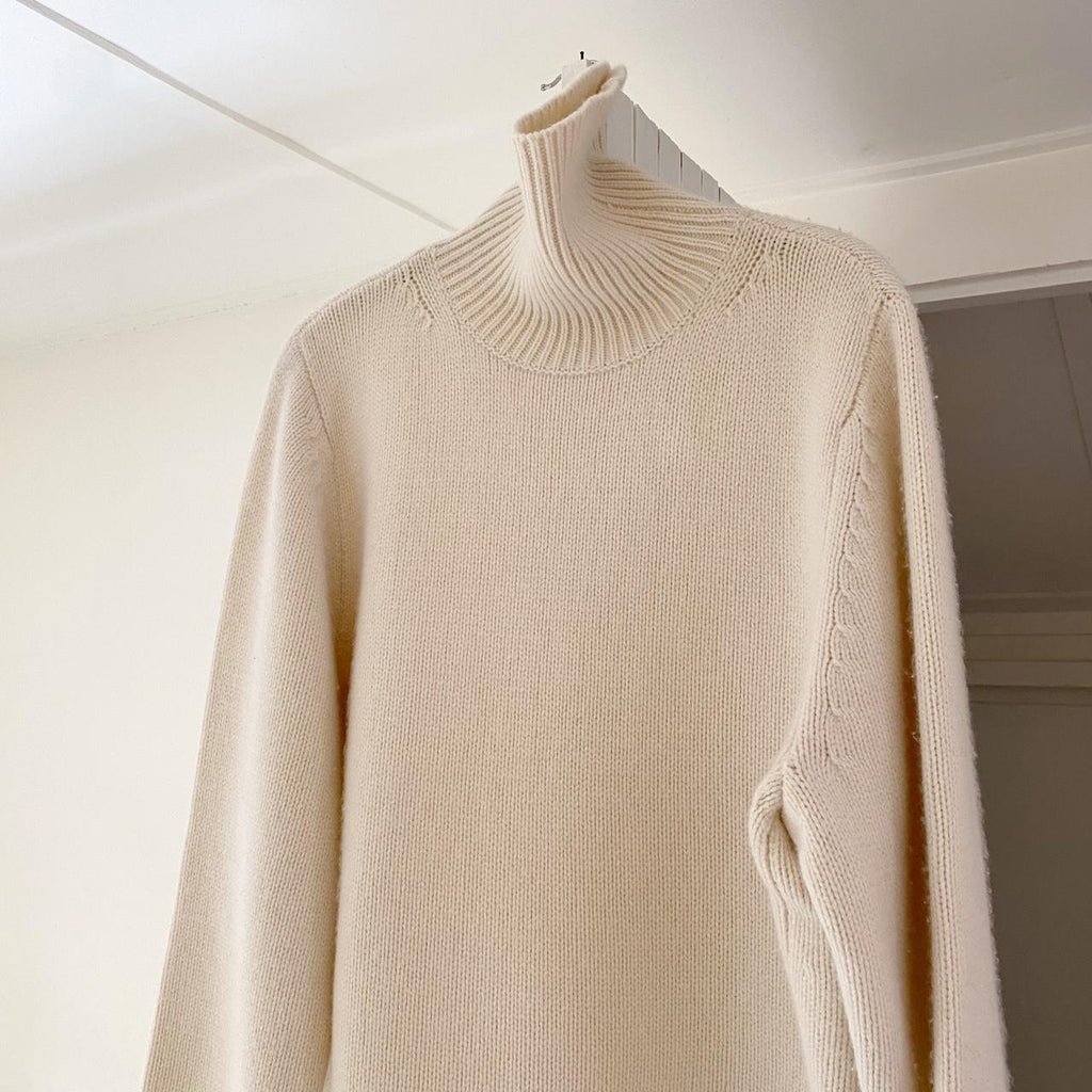 Totéme Wool Cashmere Turtleneck Sweater in Macadamia Size XXS