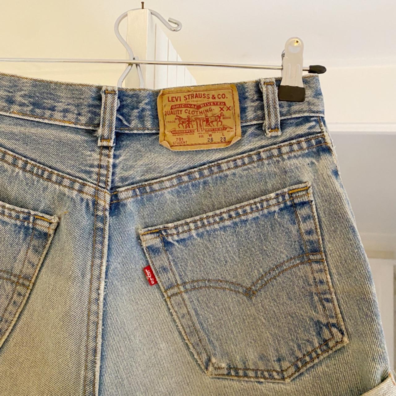 Levi’s 701 Student Vintage 90s Wedgie Fit Jean Shorts Size 26