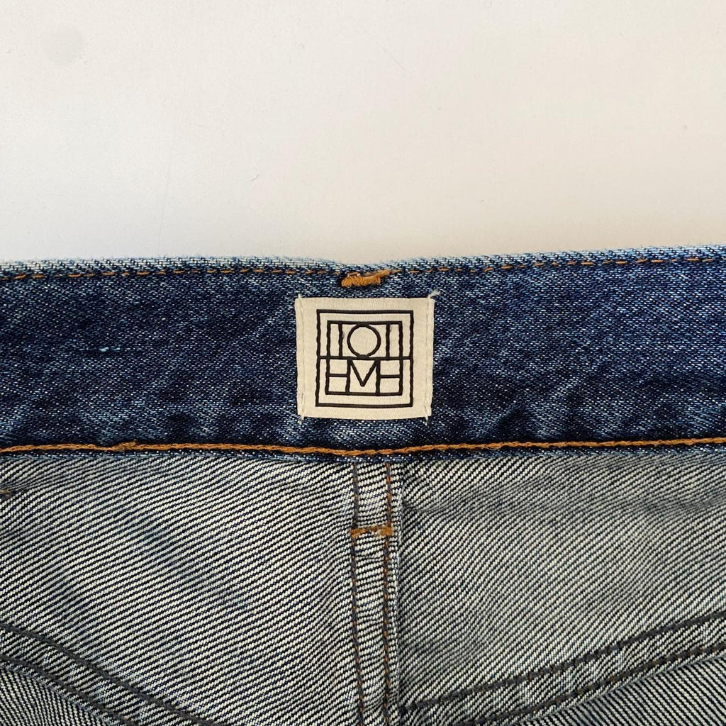 Toteme Tapered Leg Denim Jeans in Dark Blue Size 25/32