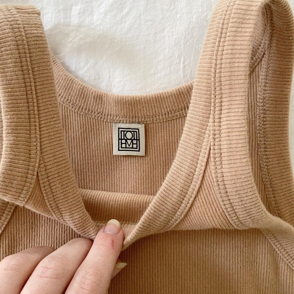 Toteme Organic Cotton Curved Rib Tank in Caramel Size S