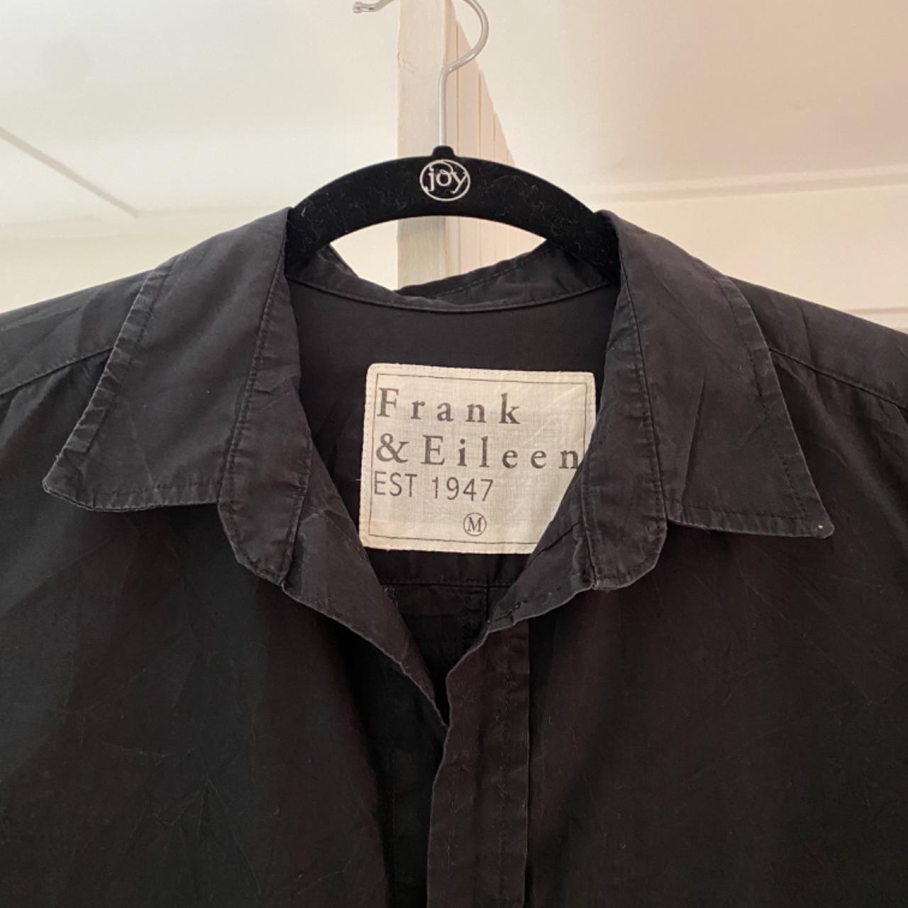 Frank & Eileen Barry Tailored Button-Up Shirt in Black Signature Crinkle Size M