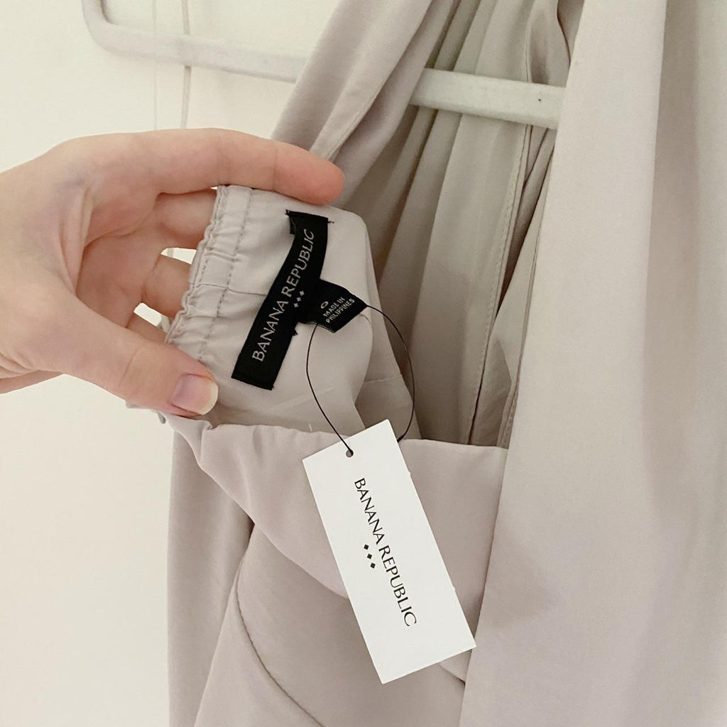 Banana Republic Satin Keyhole Halter Top in Selenite NWT Size 0