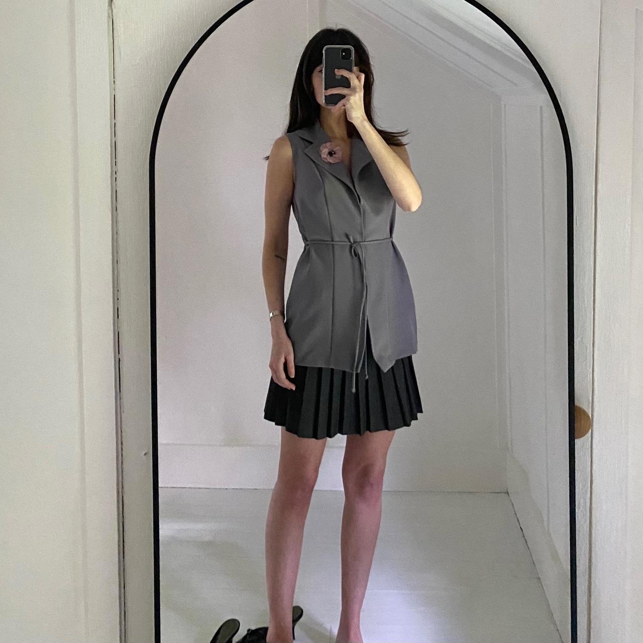 Breakin’ Loose Vintage Y2K Rosette Suit Vest Size 5/6