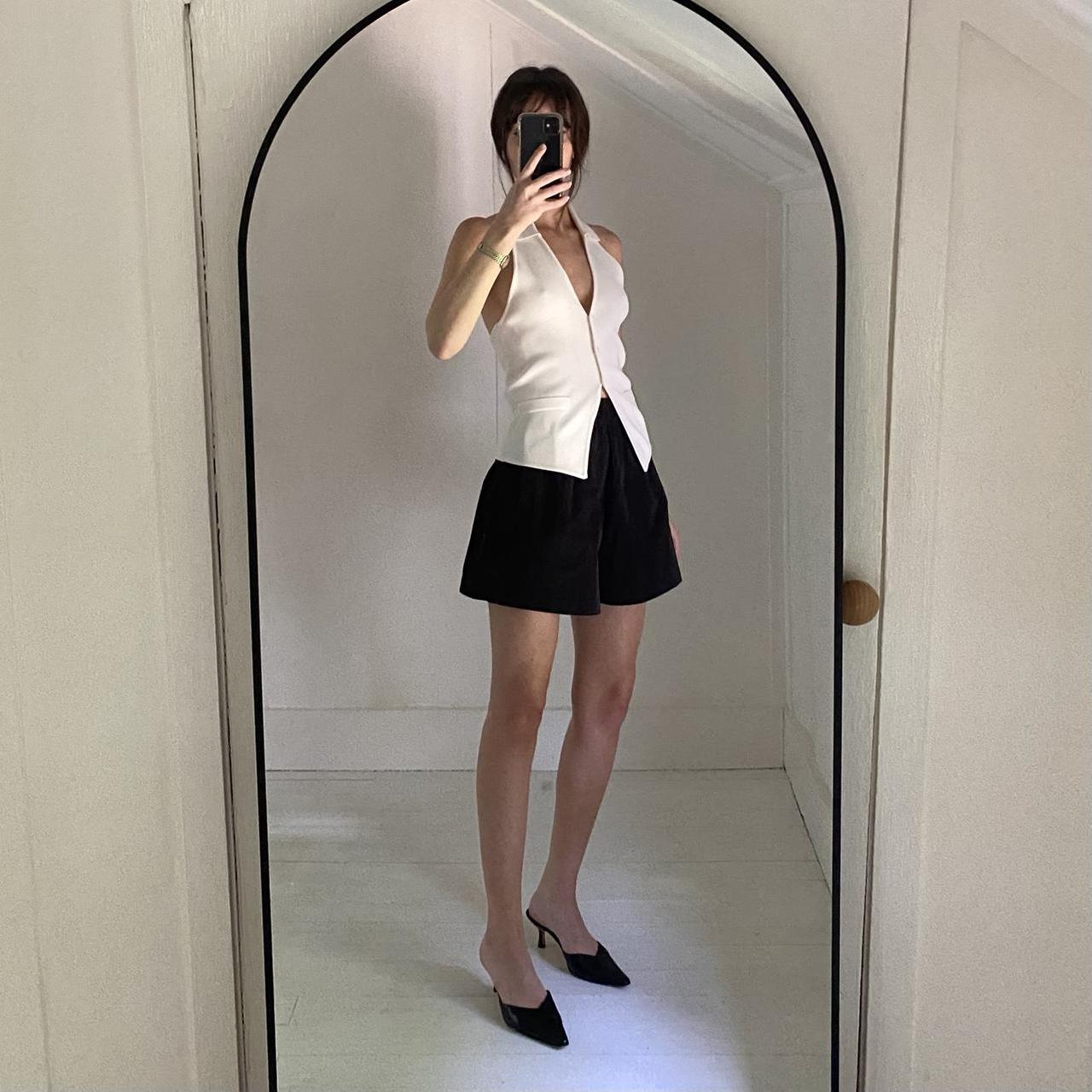 Helsa Tech Gabardine Shorts in Black Size S