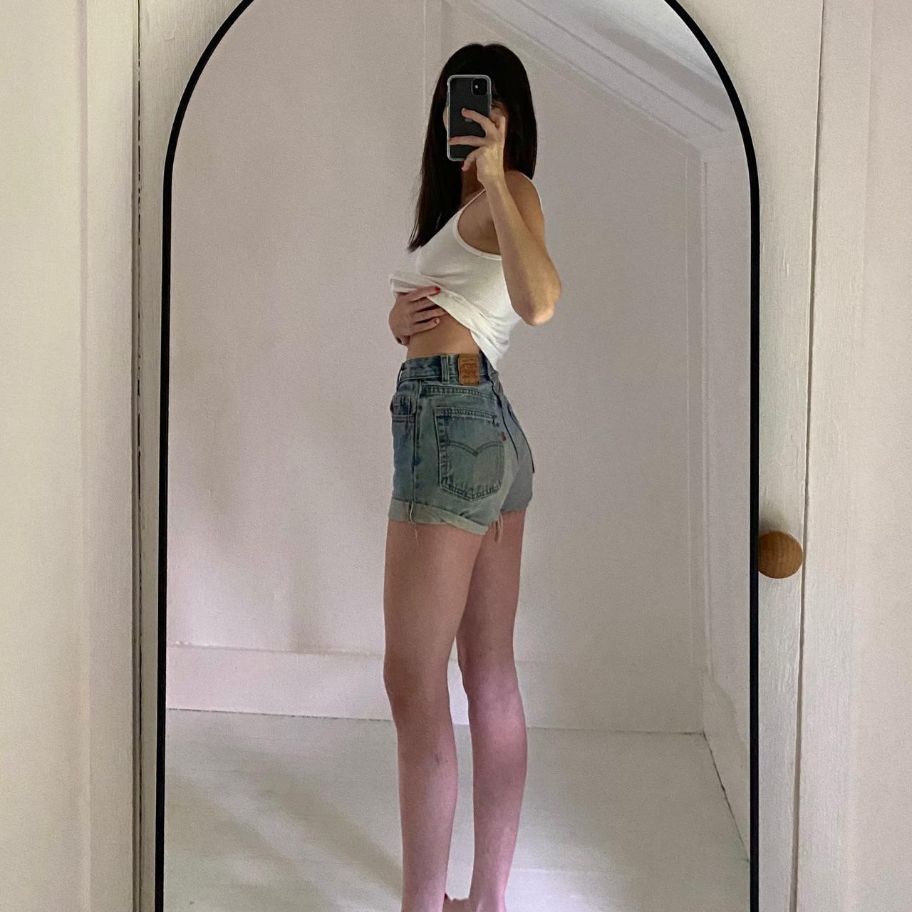 Levi’s 701 Student Vintage 90s Wedgie Fit Jean Shorts Size 26