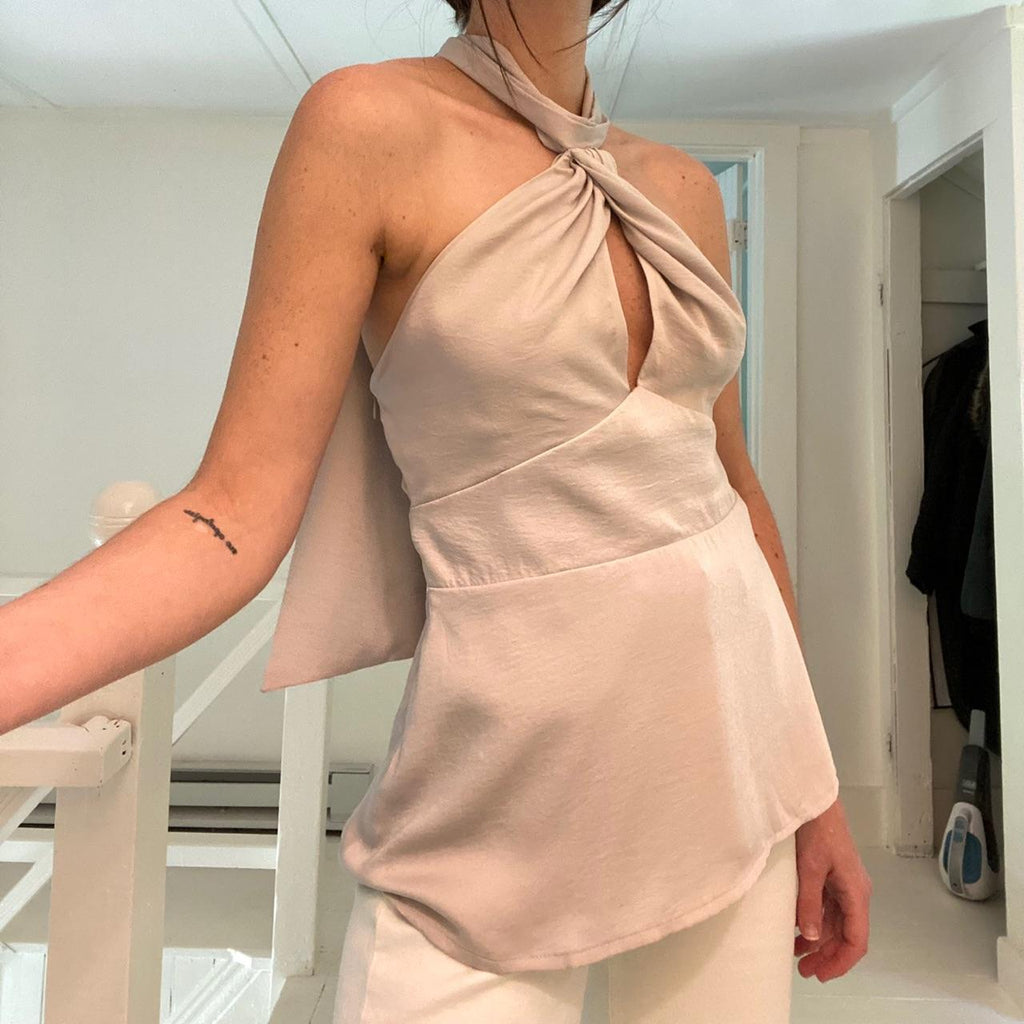 Banana Republic Satin Keyhole Halter Top in Selenite NWT Size 0