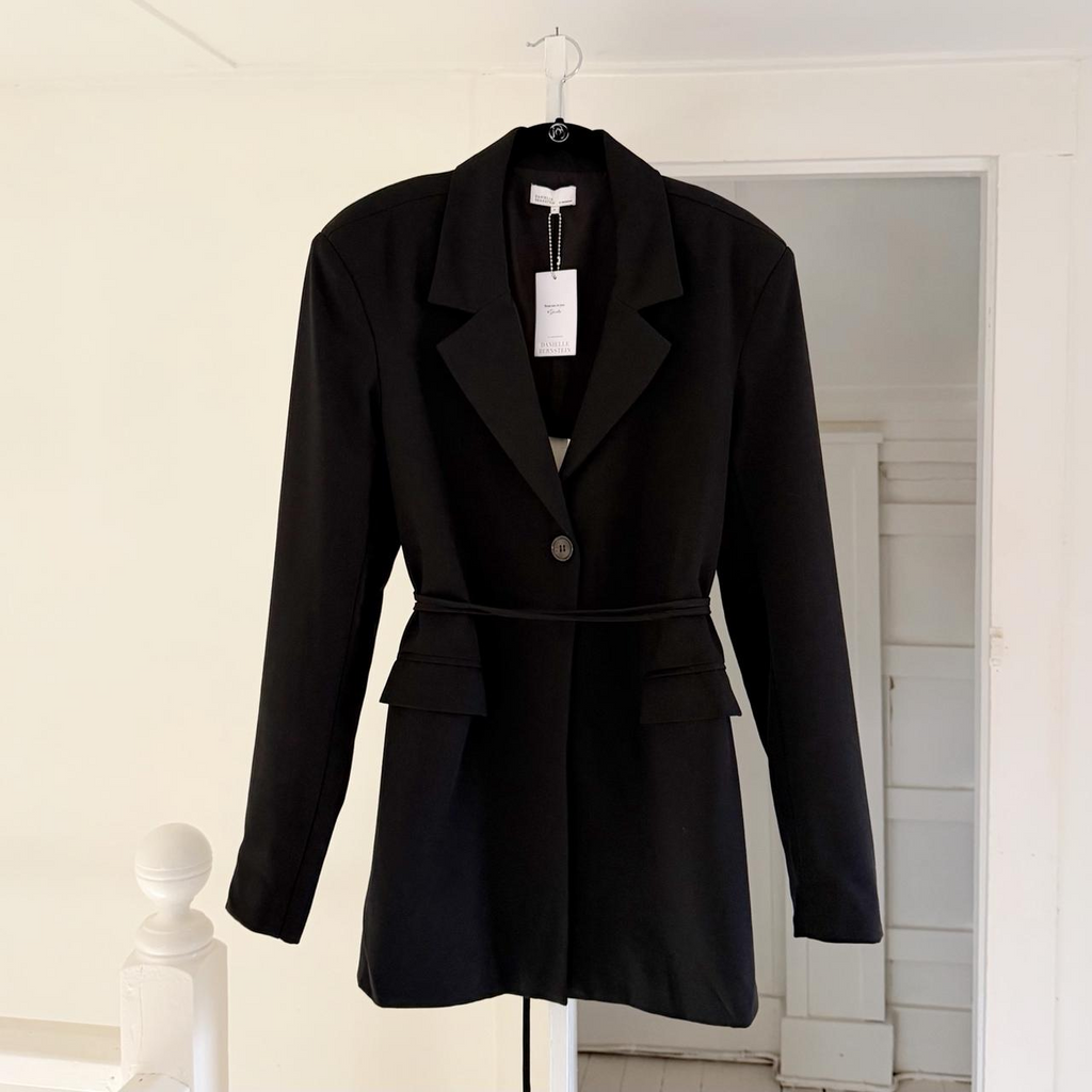 Danielle Bernstein / WeWoreWhat Cut Out Open Back Blazer in Black NWT Size S