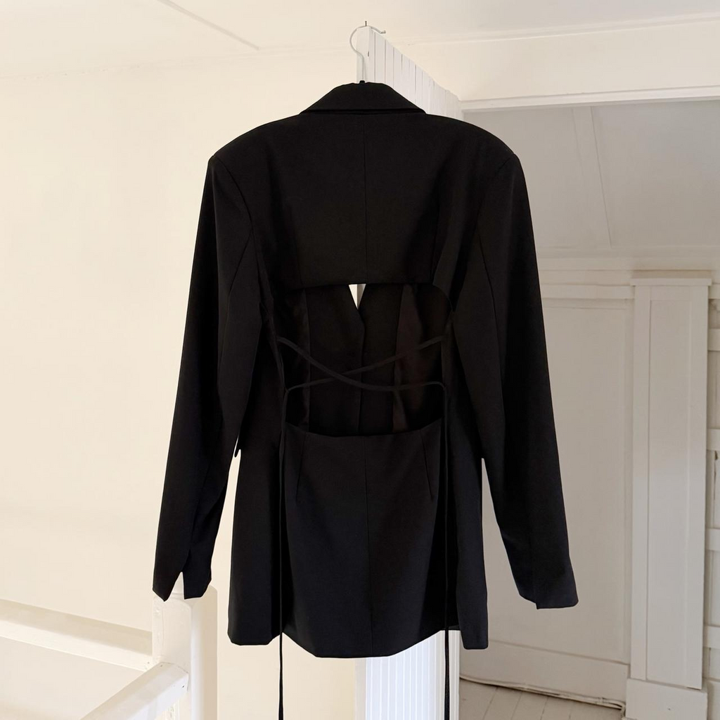 Danielle Bernstein / WeWoreWhat Cut Out Open Back Blazer in Black NWT Size S