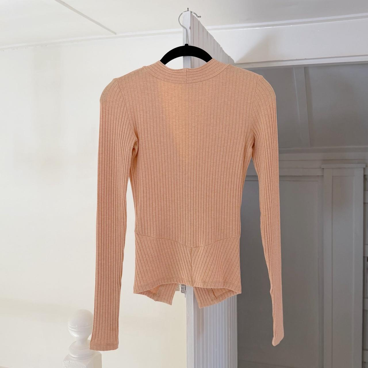 Alix NYC Inez Twist Front Split Hem Top in Peachy Size M