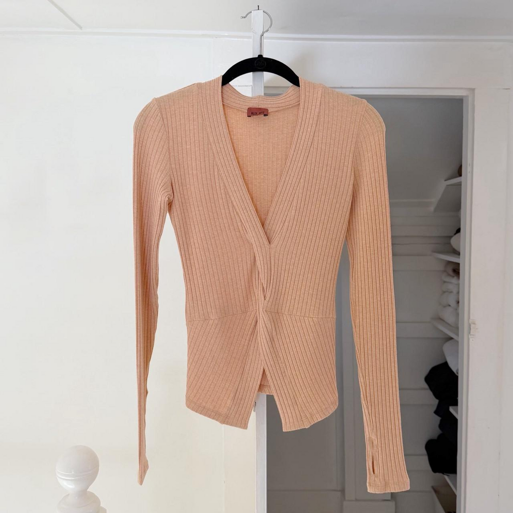 Alix NYC Inez Twist Front Split Hem Top in Peachy Size M