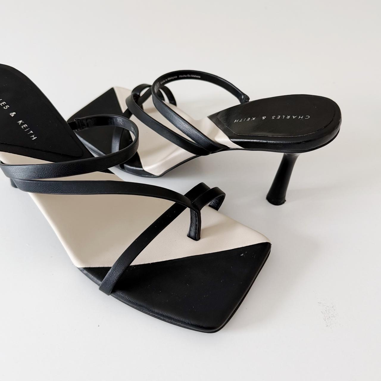 Charles & Keith Strappy Toe Ring Heeled Sandals in Black Size 36