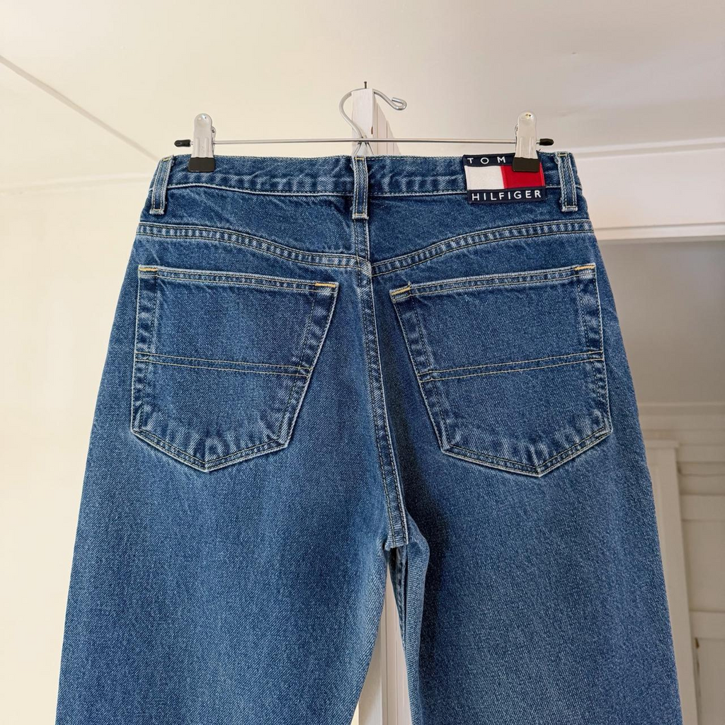 Tommy Hilfiger Vintage ‘99 Low Rise Bootleg Jeans Size 9/30