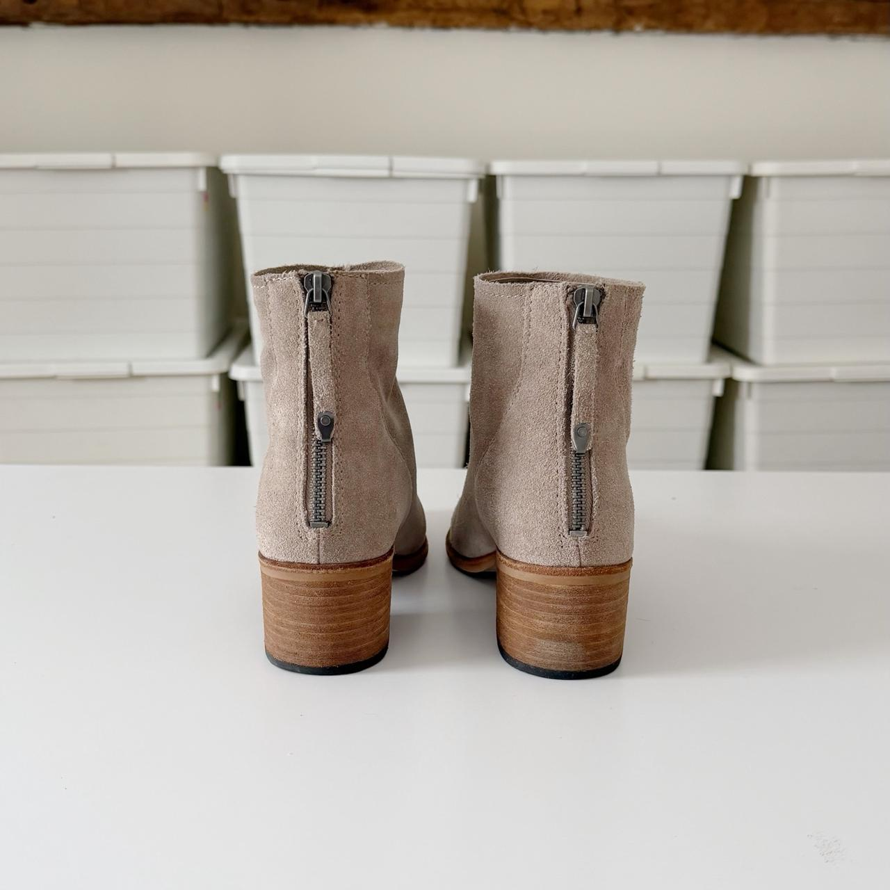 Dolce Vita Cassius Ankle Boot in Taupe Suede Size 6