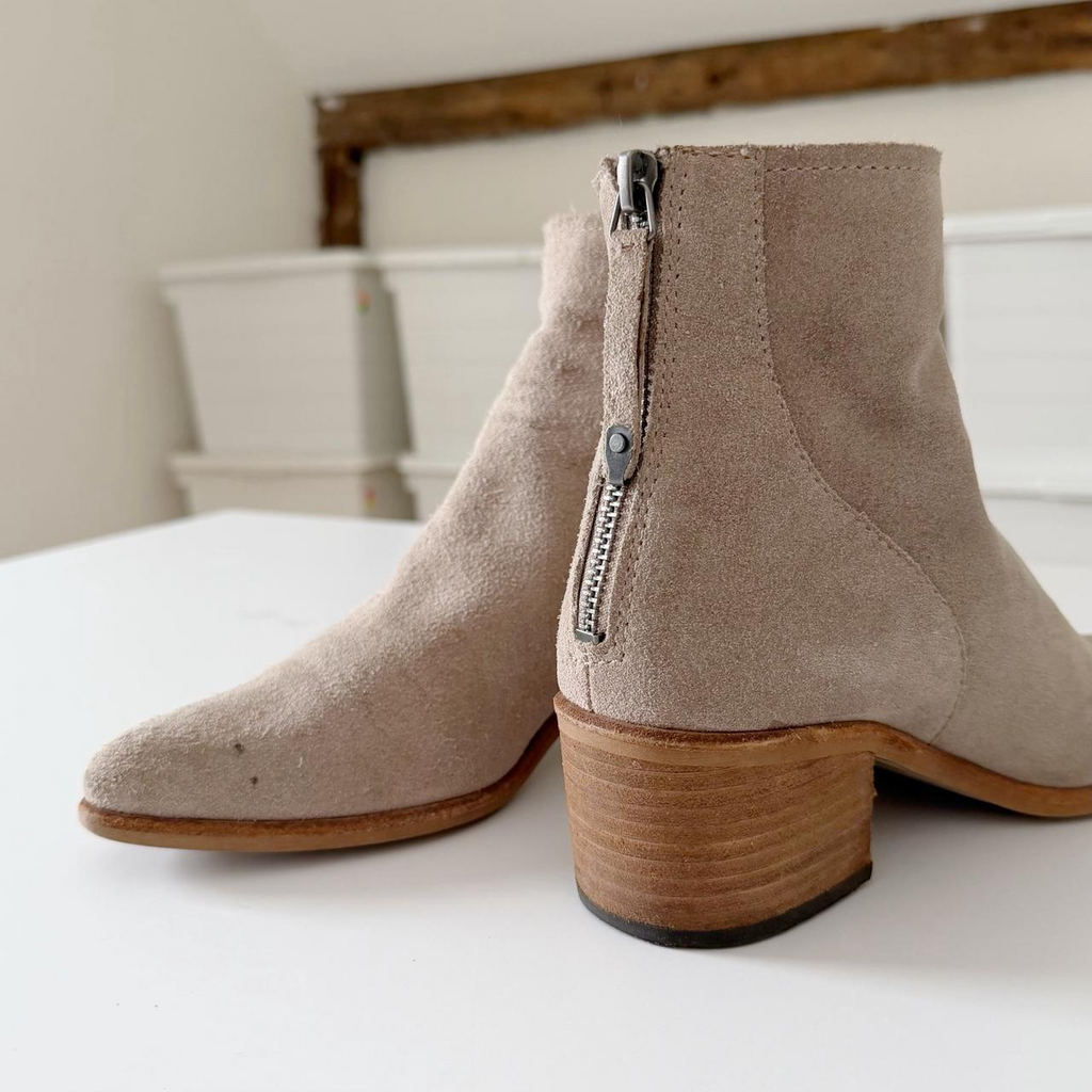 Dolce Vita Cassius Ankle Boot in Taupe Suede Size 6