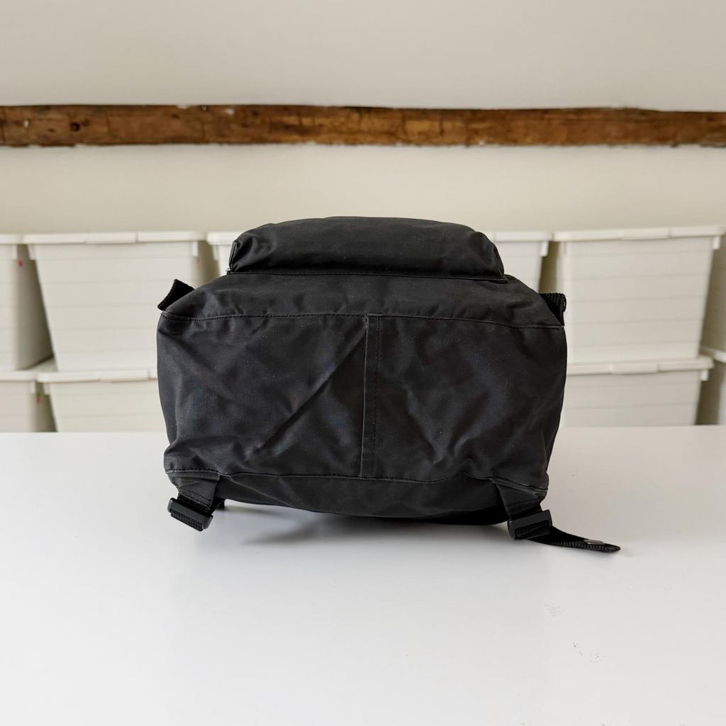 Fjall Raven Kanken Backpack in Navy