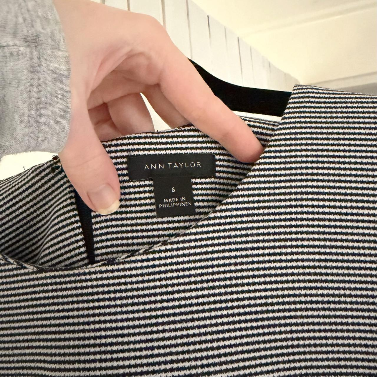 Ann Taylor Houndstooth Structured Short Sleeve Top Size 6