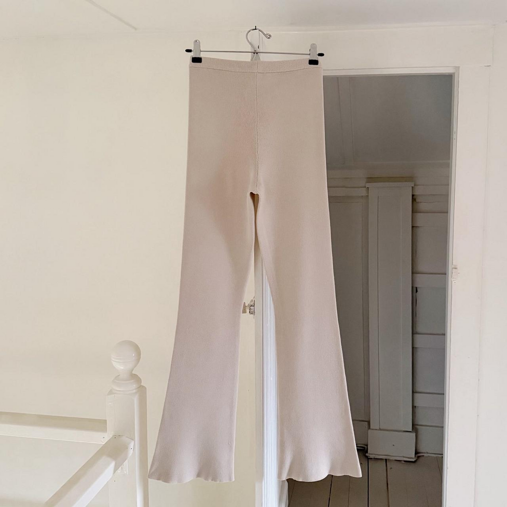 Wayf ‘98 Antonio Ribbed Knit Flare Pants in Ecru Size XS