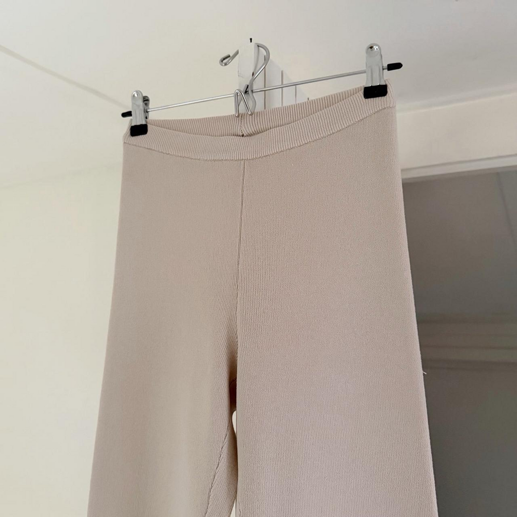 Wayf ‘98 Antonio Ribbed Knit Flare Pants in Ecru Size XS